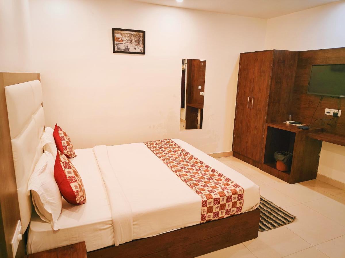 Hotel The Tark Near Igi Airport Delhi