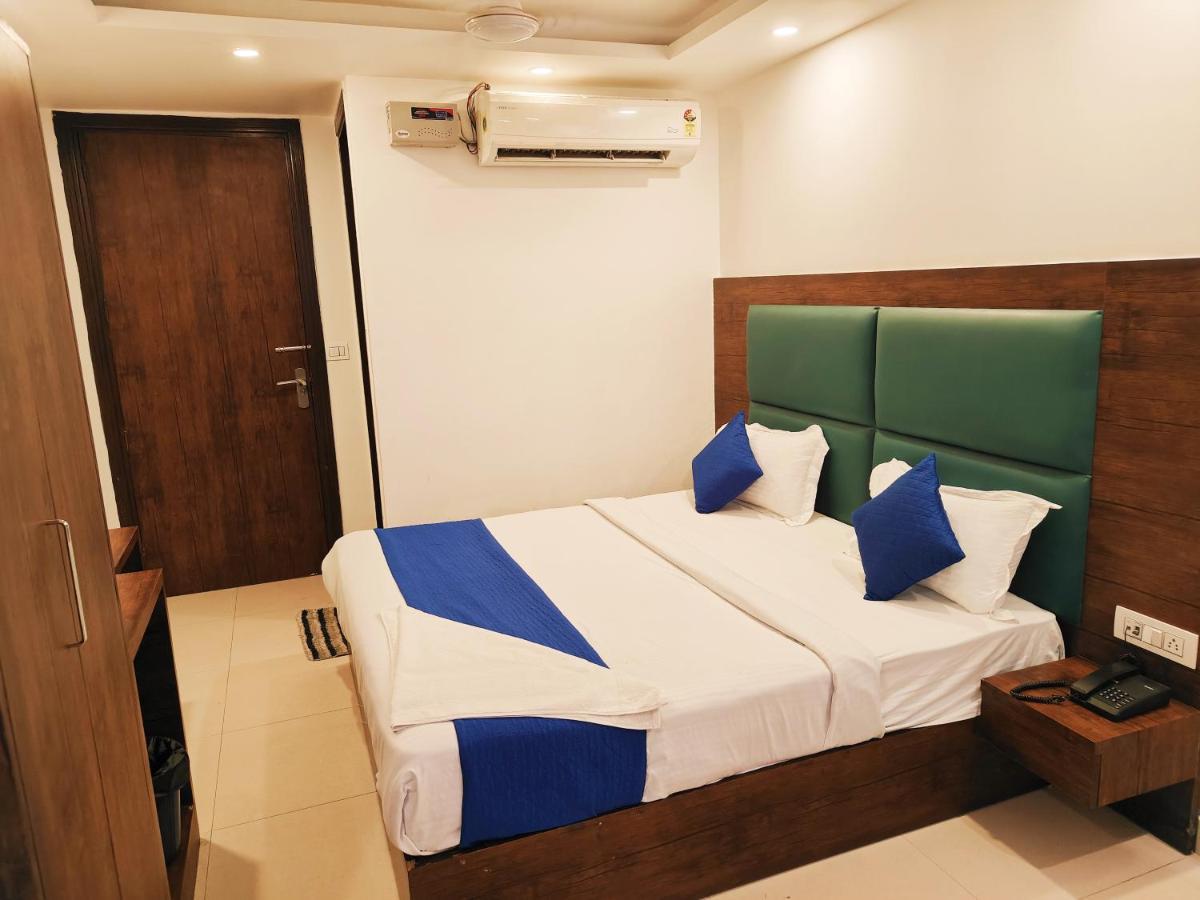 Hotel The Tark Near Igi Airport Delhi