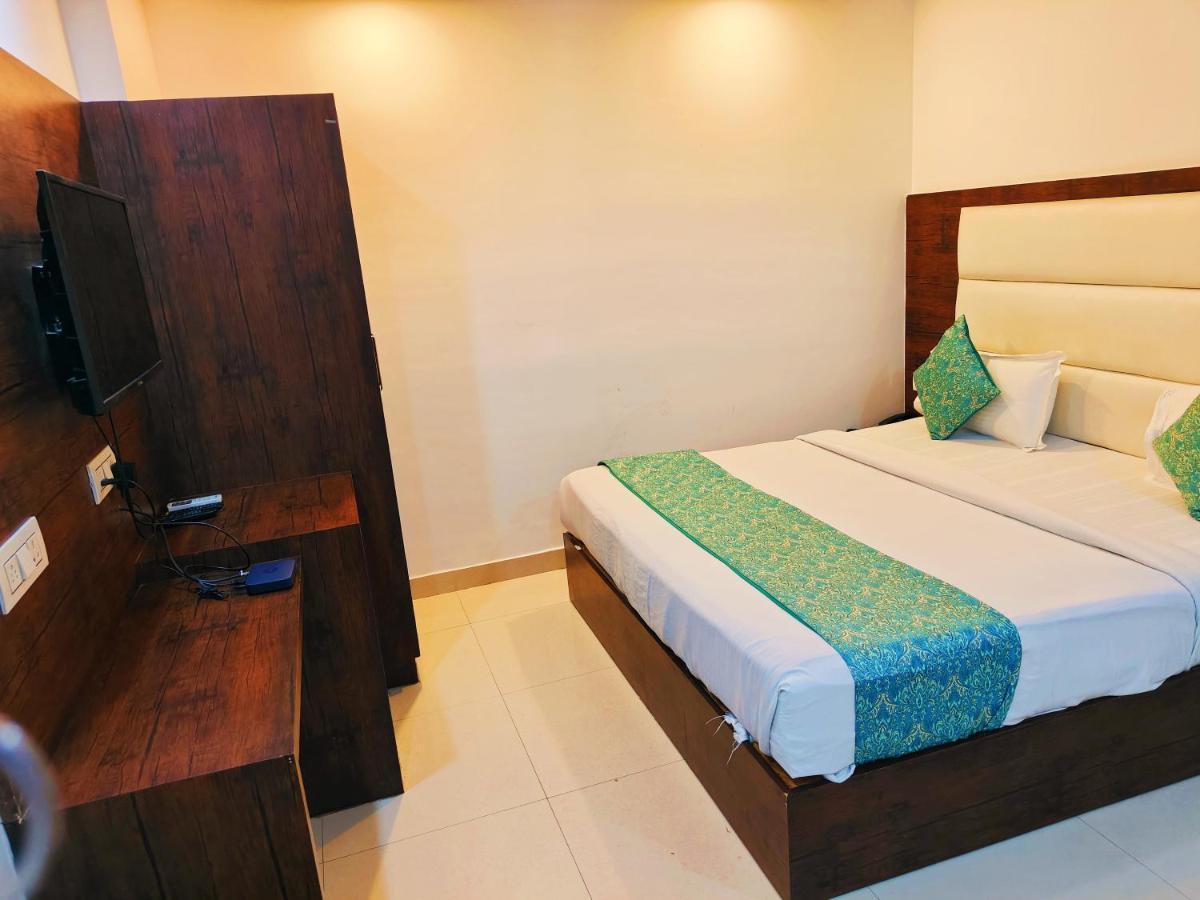 The Tark Near Igi Airport Delhi Hotel