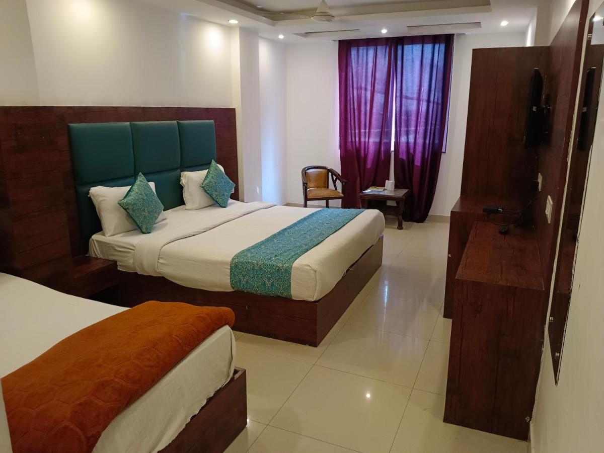 Hotel The Tark Near Igi Airport Delhi New Delhi